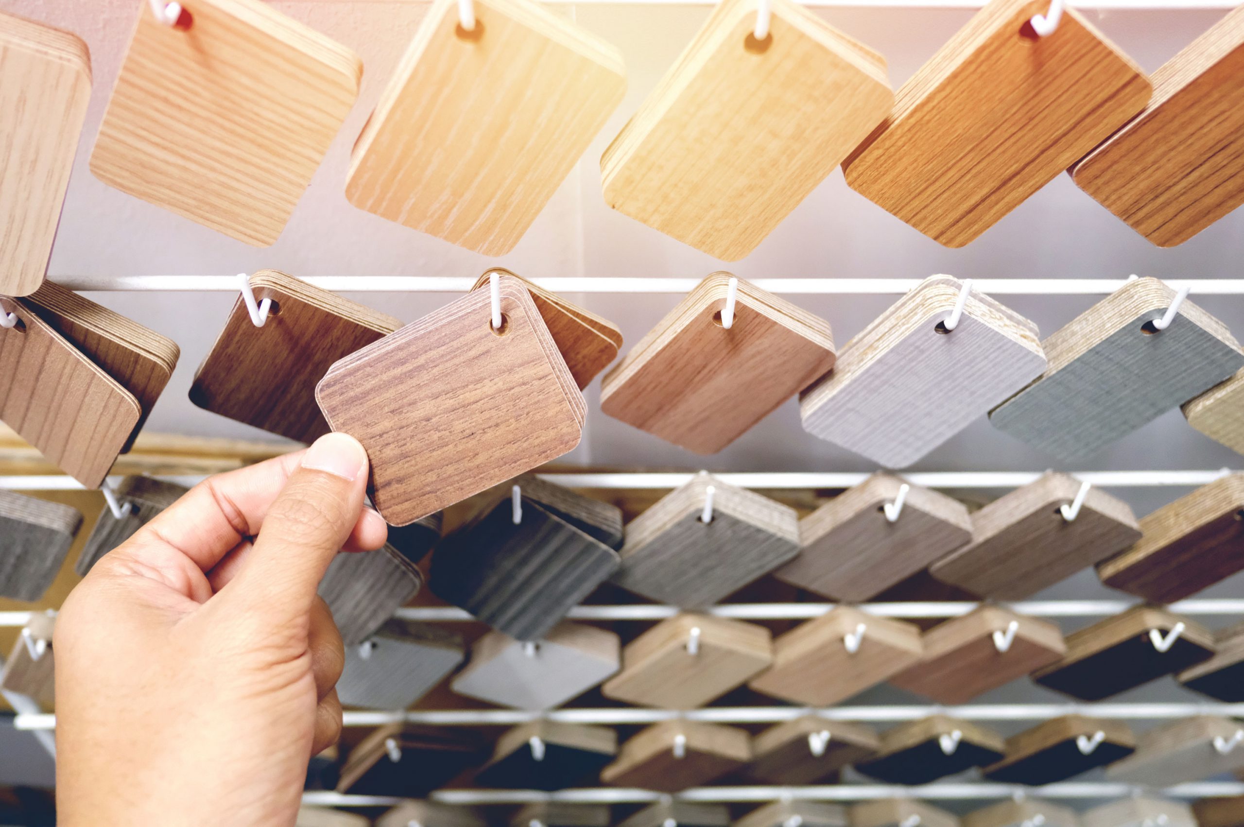 Comment choisir le bon type de bois pour vos projets de menuiserie ?